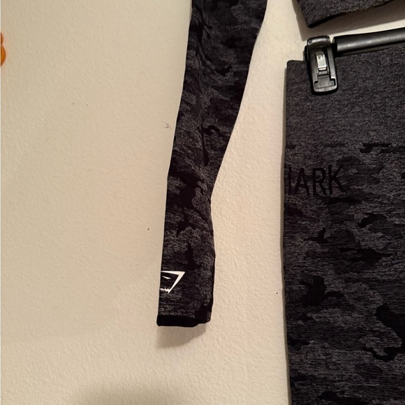 Gymshark womens Black Camo Leggings Set - Picture 4 of 6
